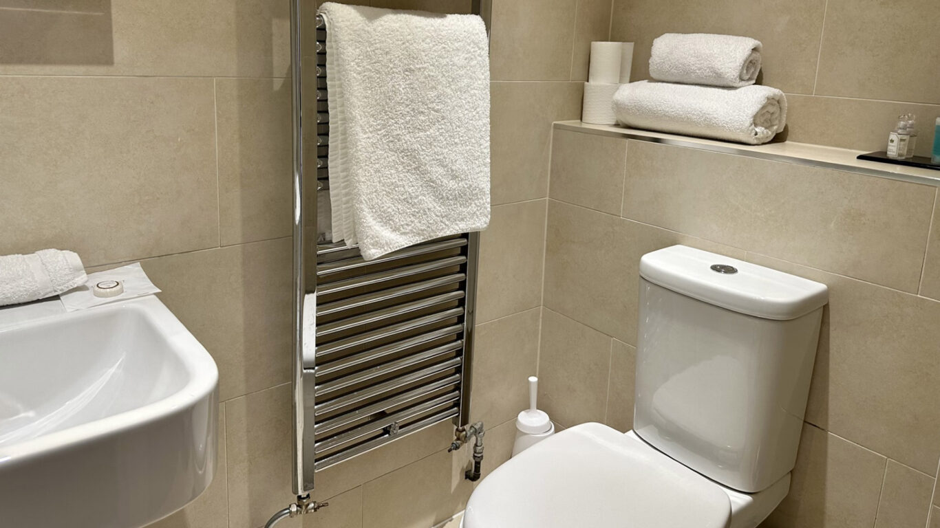 Standard-Double-Bath-145