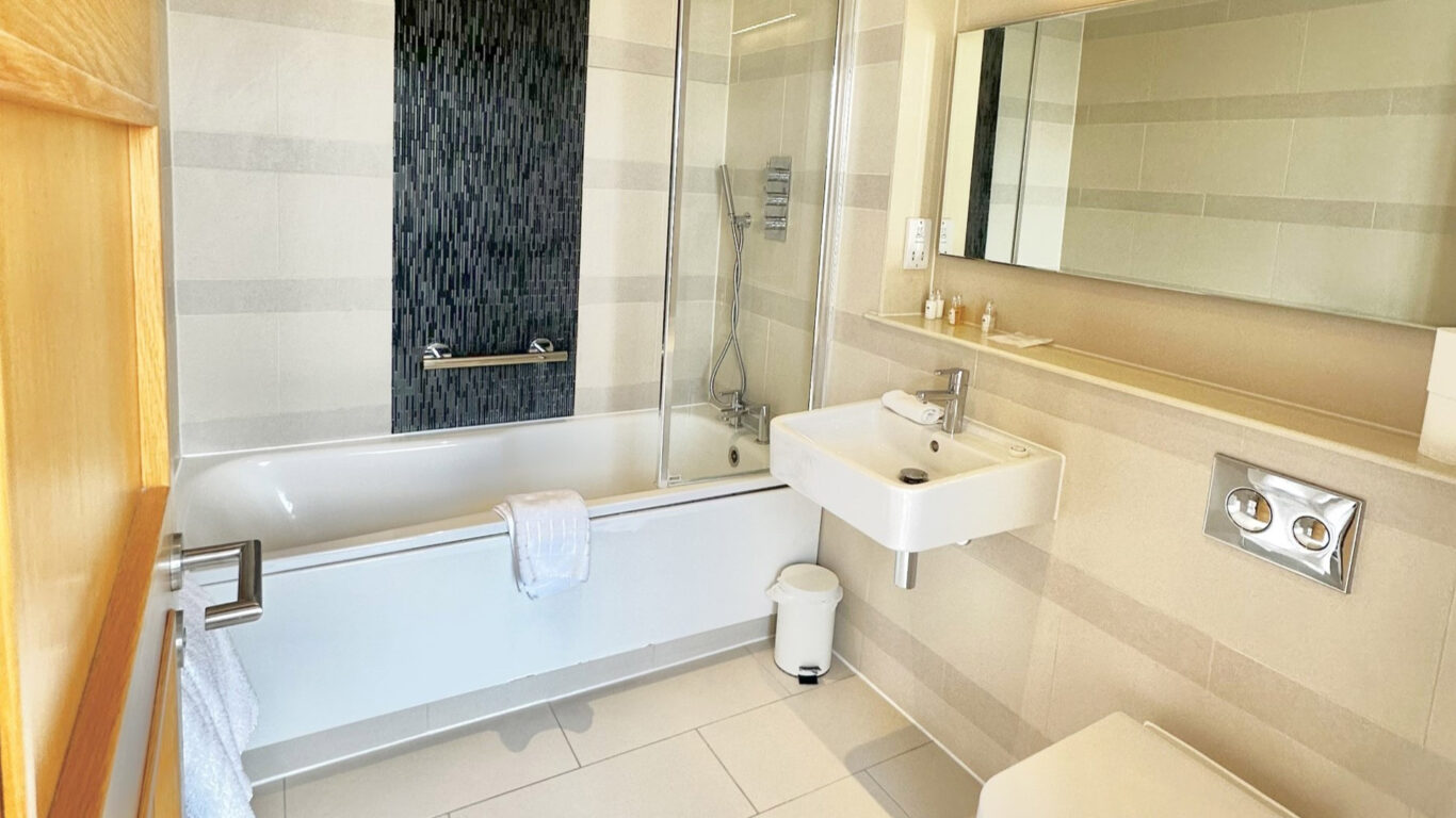 Super-Deluxe-Double-Bath-162