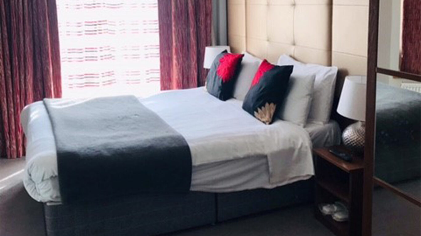 Deluxe Suite Bedroom